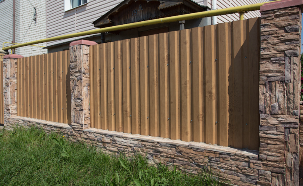 забор из профнастила.png